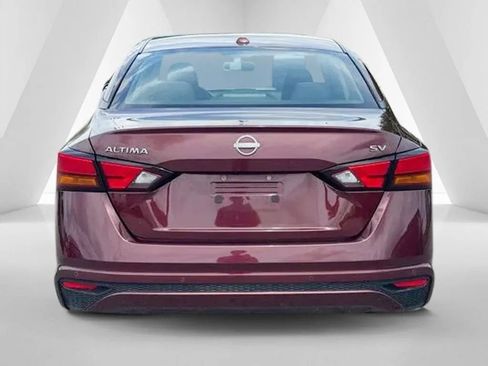 Used 2024 Nissan Altima 2.5 SV FWD image 6