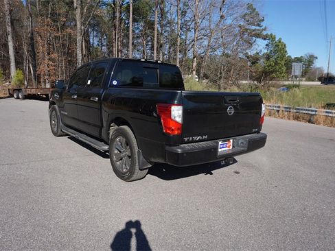 Used 2017 Nissan Titan SV image 20