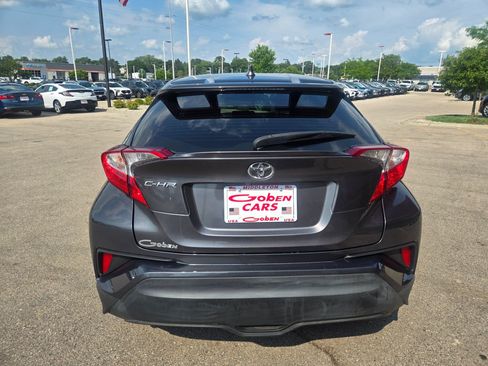 Used 2021 Toyota C-HR XLE FWD image 5