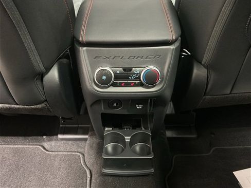 Used 2025 Ford Explorer ST image 29