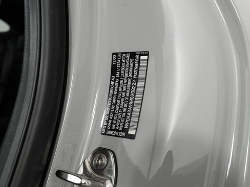 Used 2024 Porsche 911 Carrera RWD image 40