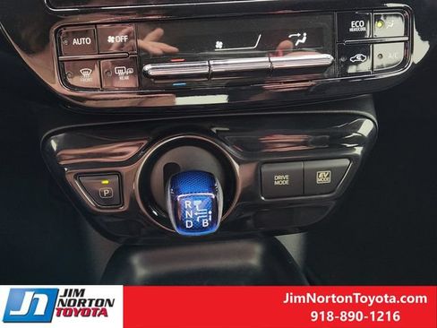 Used 2018 Toyota Prius Two w/ Prius Two Safety Plus Package FWD image 20