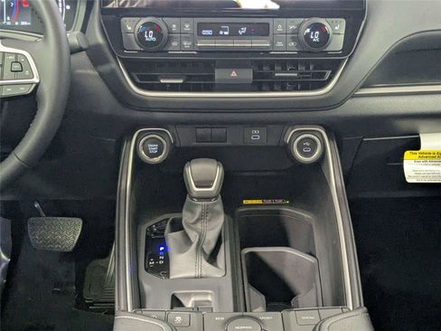 Used 2026 Toyota Grand Highlander XLE FWD image 42