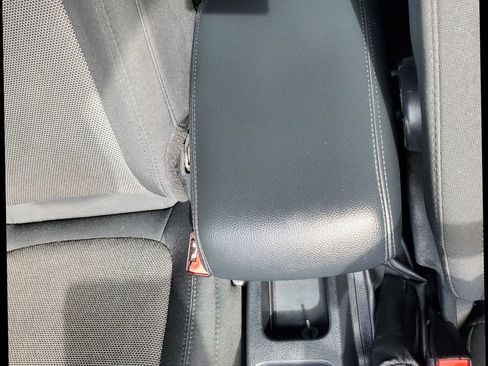 Used 2021 Ford Transit Connect XLT image 30