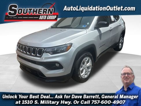 Used 2024 Jeep Compass Latitude AWD/4WD image 1
