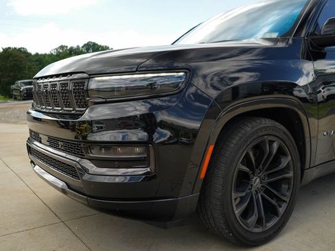 Used 2022 Jeep Grand Wagoneer Series II AWD/4WD image 18