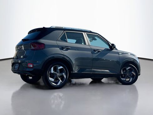 Certified 2022 Hyundai Venue Limited image 2