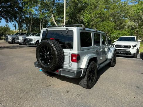 Used 2022 Jeep Wrangler Unlimited Sahara w/ Safety Group AWD/4WD image 11