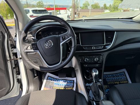 Used 2020 Buick Encore Sport Touring AWD/4WD image 21