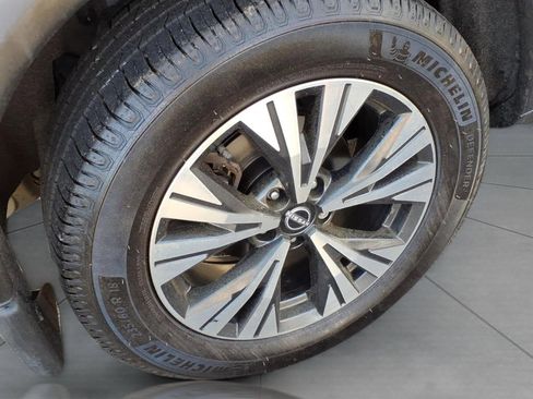Used 2023 Nissan Rogue SV AWD/4WD image 5