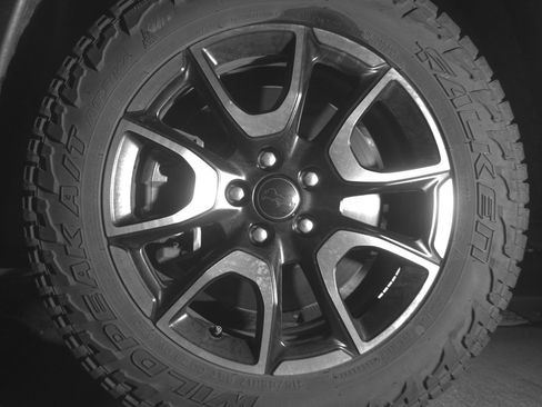 Used 2025 Jeep Compass Trailhawk image 11