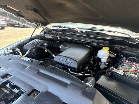 Used 2018 RAM 1500 Express RWD image 26