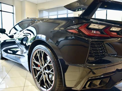 Used 2025 Chevrolet Corvette Stingray Coupe w/ 1LT RWD image 11