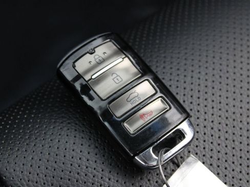 Used 2019 Kia Cadenza Technology image 30