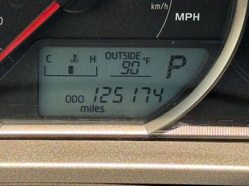 Used 2013 Toyota RAV4 XLE AWD/4WD image 23