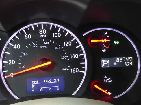 Used 2015 Nissan Quest S image 11