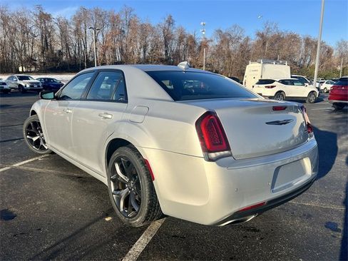 Used 2023 Chrysler 300 S image 7