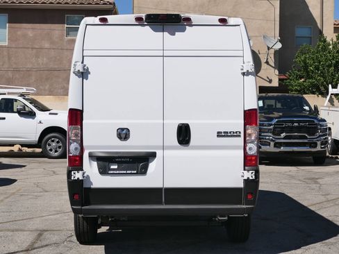 New 2024 RAM ProMaster 2500 w/ Convenience Group image 4