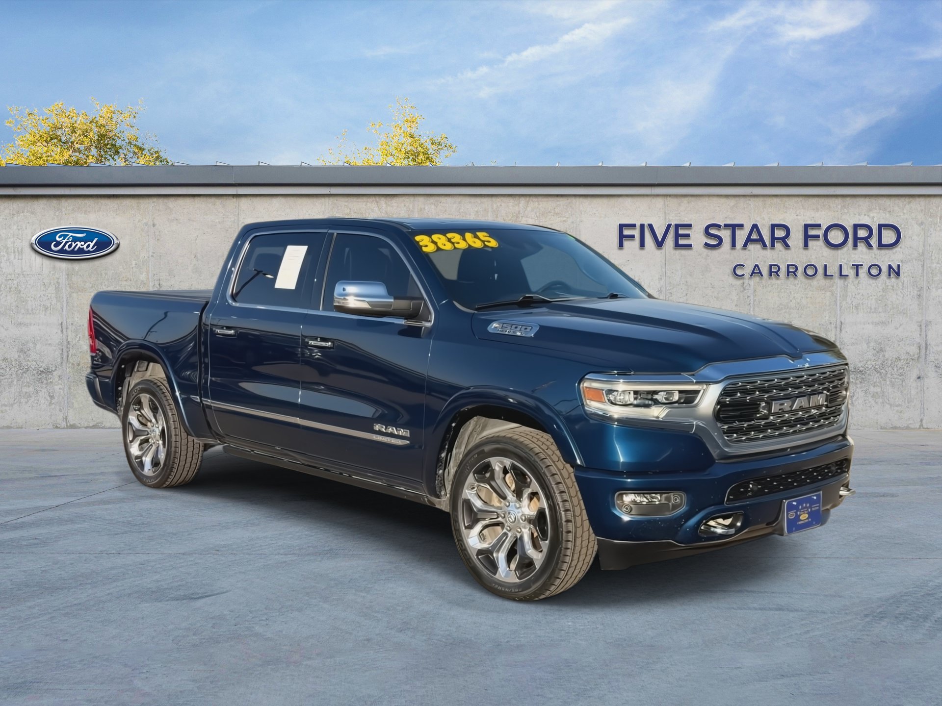 Used 2022 RAM 1500 Limited w/ Body Color Bumper Group AWD/4WD image 2