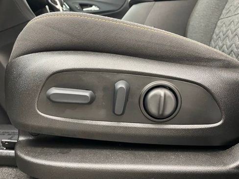 Used 2022 Chevrolet Equinox LT image 9