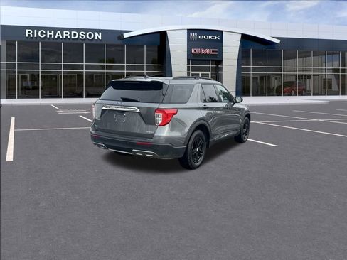 Used 2023 Ford Explorer XLT w/ Equipment Group 202A image 5
