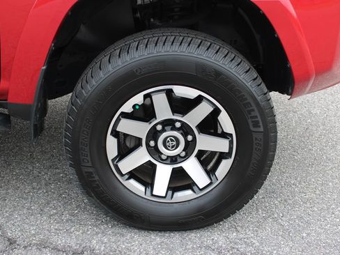 Used 2022 Toyota 4Runner TRD Off-Road Premium image 38