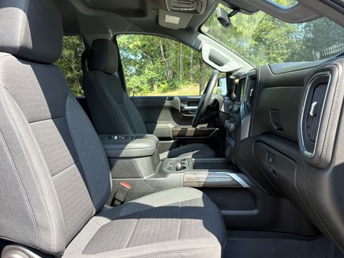 Used 2022 Chevrolet Silverado 1500 LT Trail Boss w/ LPO, Dark Essentials Package AWD/4WD image 12