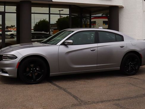 Used 2018 Dodge Charger SXT Plus w/ Driver Confidence Group RWD image 7