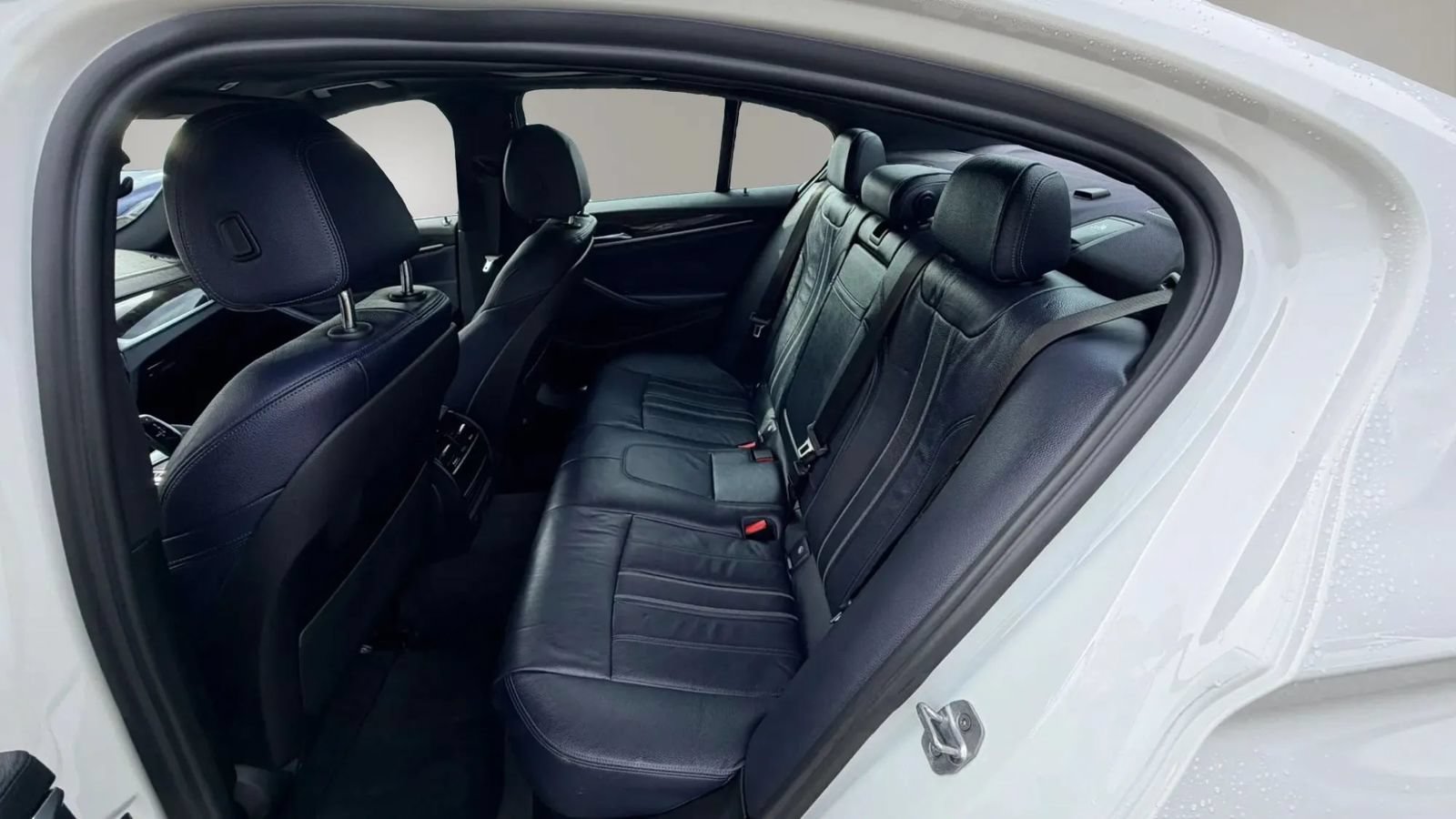 Used 2017 BMW 530i RWD image 10