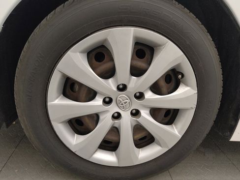Used 2021 Toyota Corolla LE image 31