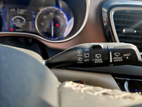 Used 2023 Chrysler Voyager LX image 17