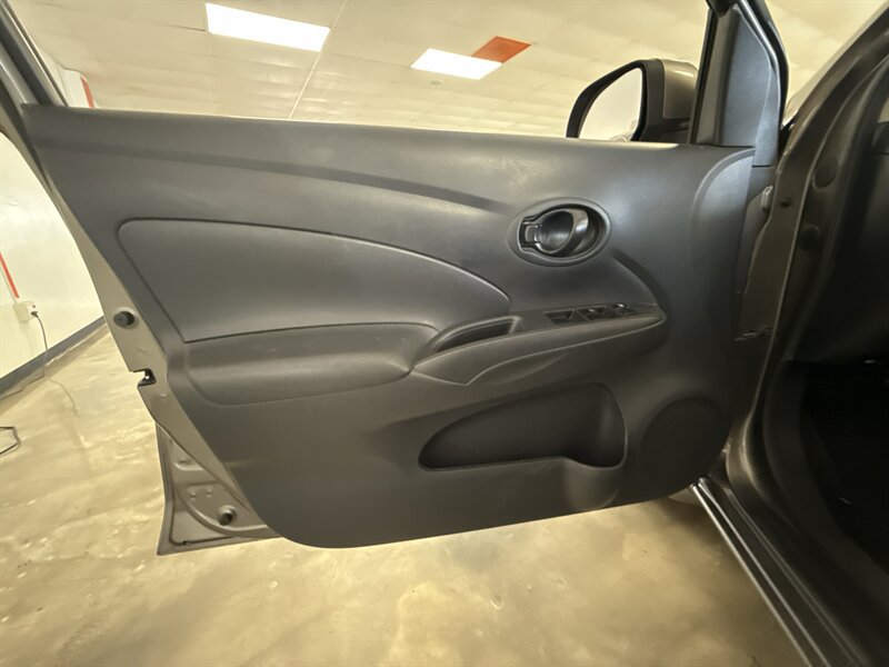 Used 2012 Nissan Versa SV w/ Convenience Pkg FWD image 11