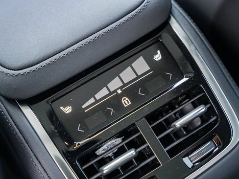 Used 2025 Volvo XC90 T8 Plus w/ Protection Package Premier image 28