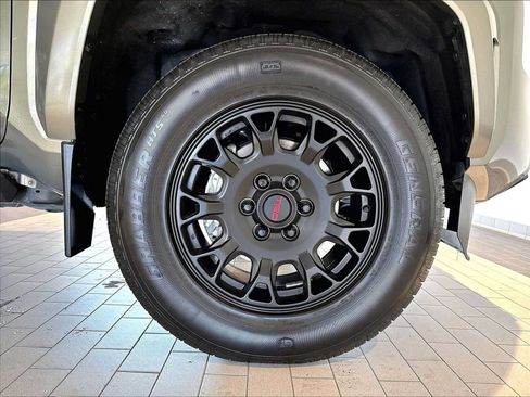 Used 2024 Toyota Tacoma TRD Sport AWD/4WD image 14
