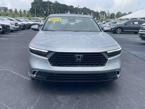 Used 2023 Honda Accord Touring image 2