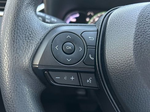 Used 2025 Toyota RAV4 XLE image 21