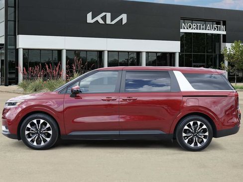 Certified 2023 Kia Carnival EX FWD image 3