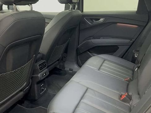 Used 2024 Audi Q4 e-tron Prestige AWD/4WD image 19