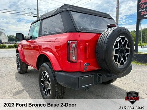 Used 2023 Ford Bronco 2-Door AWD/4WD image 3