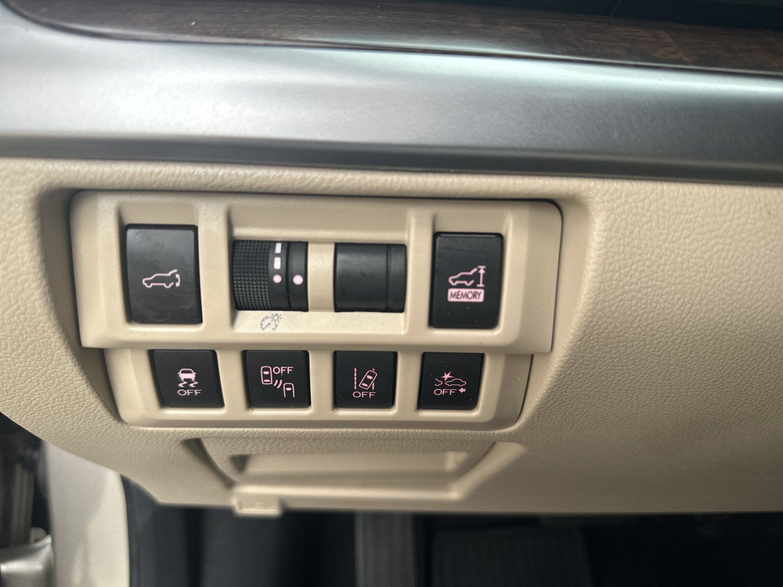 Used 2018 Subaru Outback 2.5i Limited AWD/4WD image 19