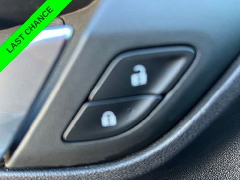 Used 2023 GMC Terrain AT4 image 11