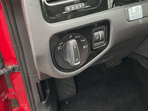 Used 2015 Volkswagen Golf TDI S FWD image 19