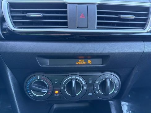 Used 2015 MAZDA MAZDA3 i Touring image 24