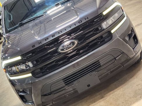 Used 2024 Ford Expedition Limited RWD image 19