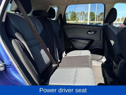 Used 2023 Nissan Rogue SV image 12