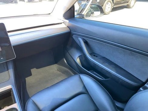 Used 2021 Tesla Model 3 Standard Range Plus image 31