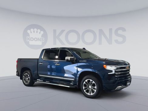 Used 2023 Chevrolet Silverado 1500 High Country w/ Z71 Off-Road Package AWD/4WD image 2
