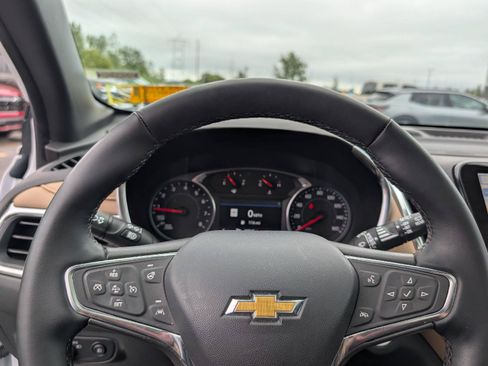 Used 2024 Chevrolet Equinox Premier AWD/4WD image 15