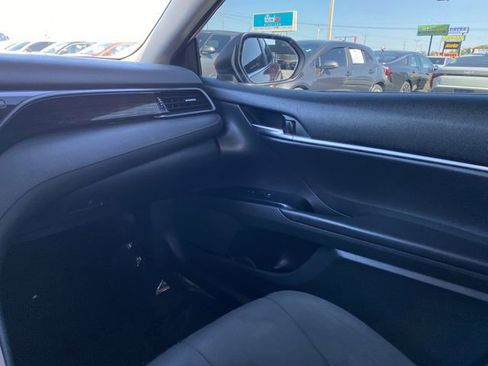 Used 2020 Toyota Camry LE image 12