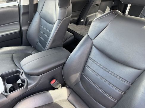 Used 2021 Toyota RAV4 XLE Premium FWD image 3